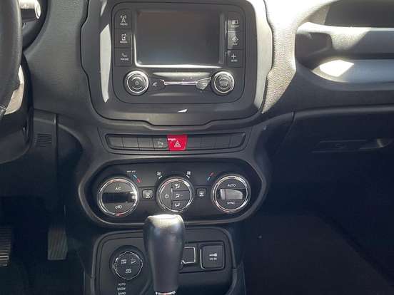 JEEP-RENEGADE-2.0 16V TURBO DIESEL TRAILHAWK 4P 4X4 AUTOMÁTICO JEEP-RENEGADE-2016