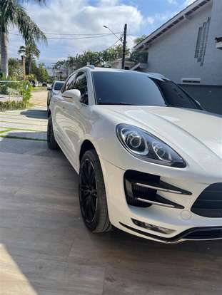 PORSCHE-MACAN-2015