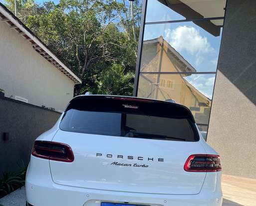 PORSCHE-MACAN-2015