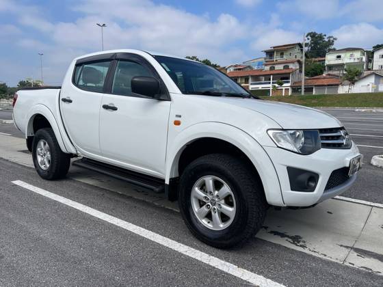 MITSUBISHI L200 TRITON 2.4 HLS 4X2 CD 16V FLEX 4P MANUAL