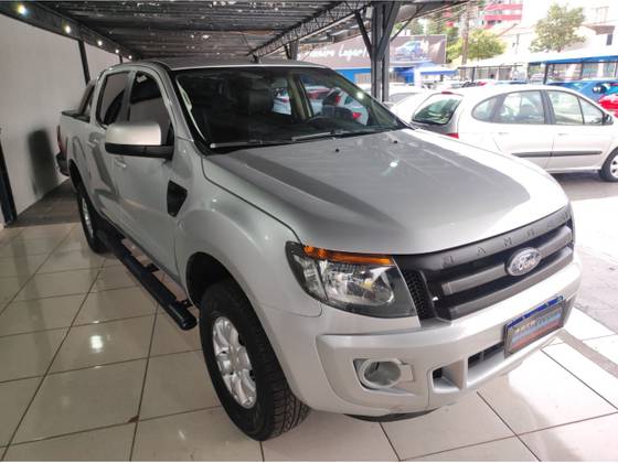 FORD RANGER 3.2 XLS 4X4 CD 20V DIESEL 4P AUTOMÁTICO