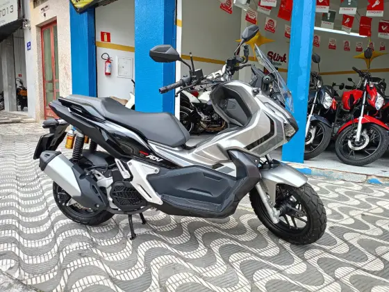 HONDA ADV 