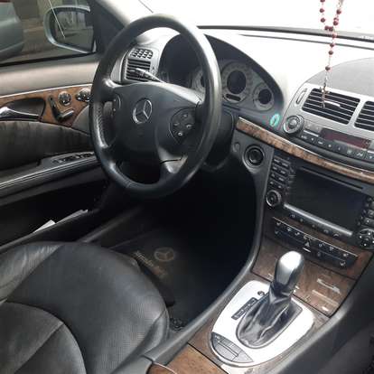 MERCEDES-BENZ-E 500-2005