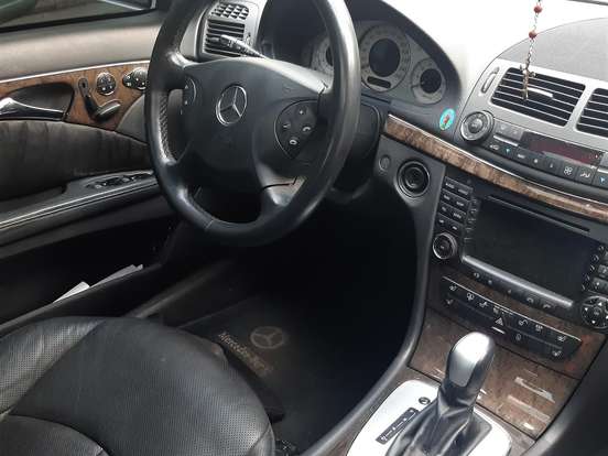 MERCEDES-BENZ-E 500-5.0 AVANTGARDE V8 GASOLINA 4P AUTOMÁTICO MERCEDES-BENZ-E 500-2005