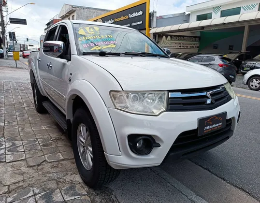 MITSUBISHI L200 TRITON 3.5 HPE 4X4 CD V6 24V FLEX 4P AUTOMÁTICO