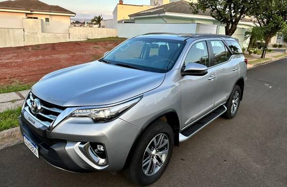TOYOTA HILUX SW4 2.8 SRX 4X4 16V TURBO INTERCOOLER DIESEL 4P AUTOMÁTICO