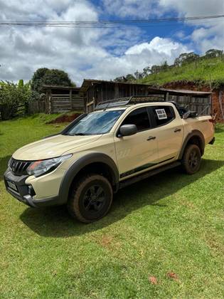 MITSUBISHI L200 TRITON 2.4 16V TURBO DIESEL SAVANA GLS CD 4X4 AUTOMÁTICO