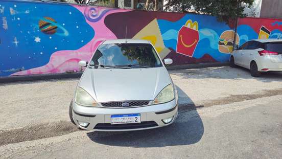 FORD-FOCUS-2004
