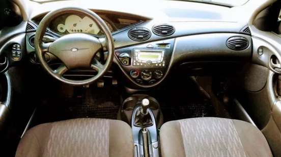 FORD-FOCUS-2004