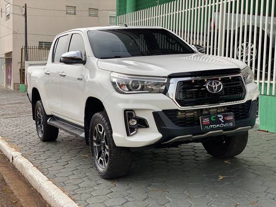 TOYOTA HILUX 2.8 SRX 4X4 CD 16V DIESEL 4P AUTOMÁTICO