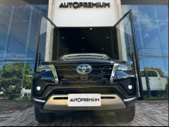 TOYOTA HILUX SW4 2.8 D-4D TURBO DIESEL SRX 7L 4X4 AUTOMÁTICO