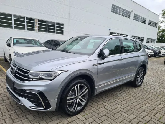 VOLKSWAGEN TIGUAN 2.0 300 TSI GASOLINA ALLSPACE R-LINE AUTOMÁTICO