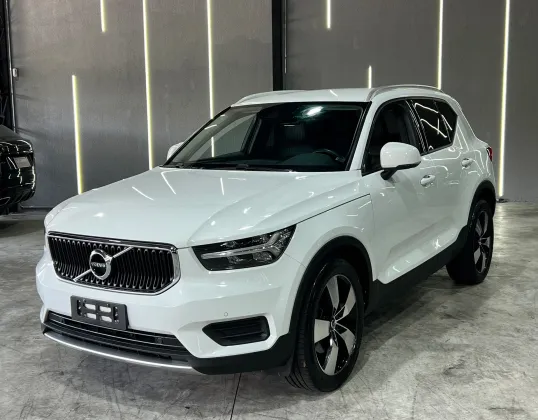 VOLVO XC40 2.0 T4 GASOLINA MOMENTUM GEARTRONIC