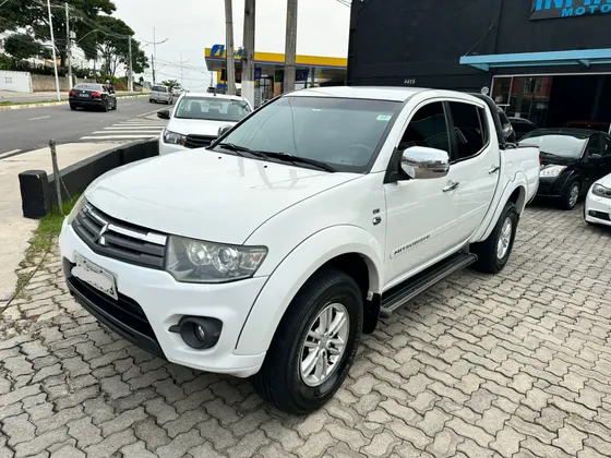 MITSUBISHI L200 TRITON 3.2 HPE 4X4 CD 16V TURBO INTERCOOLER DIESEL 4P AUTOMÁTICO