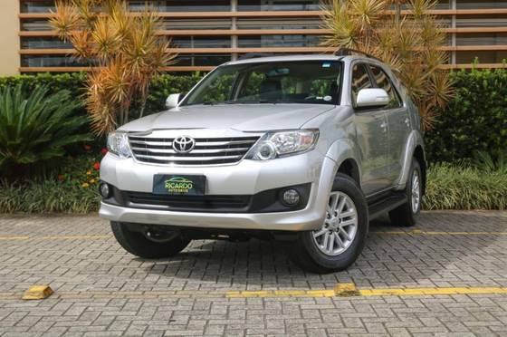 TOYOTA HILUX 2.7 SR 4X2 CD 16V FLEX 4P AUTOMÁTICO