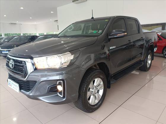 TOYOTA HILUX 2.8 SR 4X4 CD 16V DIESEL 4P AUTOMÁTICO