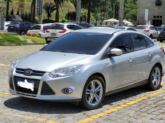 FORD-FOCUS-2.0 SE SEDAN 16V FLEX 4P POWERSHIFT FORD-FOCUS-2013