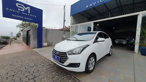 HYUNDAI HB20S 1.6 COMFORT PLUS 16V FLEX 4P AUTOMÁTICO