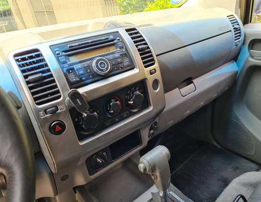 NISSAN-FRONTIER-2.5 LE 4X4 CD TURBO ELETRONIC DIESEL 4P AUTOMÁTICO NISSAN-FRONTIER-2009