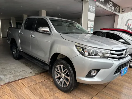 TOYOTA HILUX 2.8 SRX 4X4 CD 16V DIESEL 4P AUTOMÁTICO