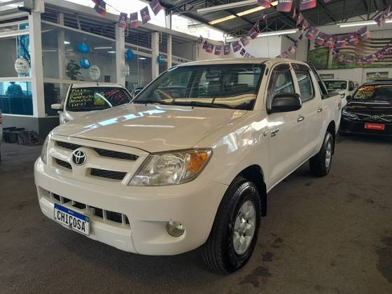 TOYOTA HILUX 2.5 STD 4X4 CD 16V TURBO DIESEL 4P MANUAL