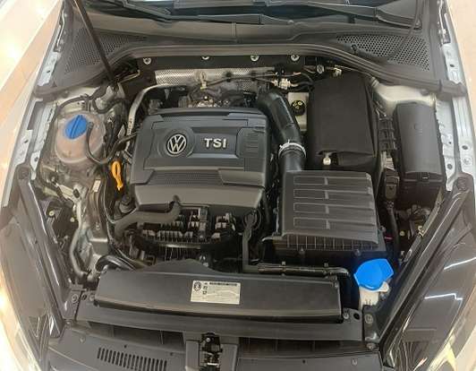 VOLKSWAGEN-GOLF-2015