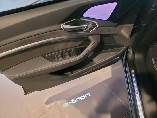 AUDI-E-TRON-ELÉTRICO SPORTBACK PERFORMANCE BLACK QUATTRO AUDI-E-TRON-2020