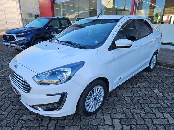 FORD KA 1.5 TI-VCT FLEX TITANIUM SEDAN AUTOMÁTICO