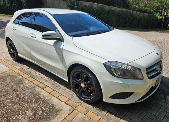 MERCEDES-BENZ-A 200-2014