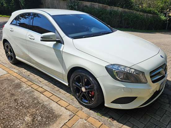 MERCEDES-BENZ-A 200-1.6 TURBO URBAN 16V GASOLINA 4P AUTOMÁTICO MERCEDES-BENZ-A 200-2014