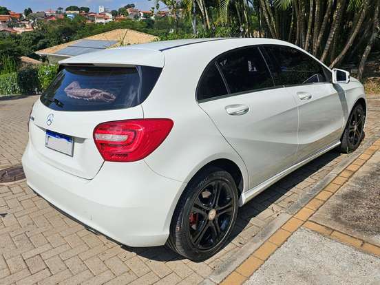 MERCEDES-BENZ-A 200-2014