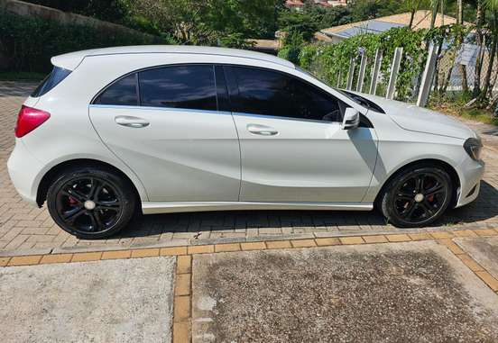 MERCEDES-BENZ-A 200-2014