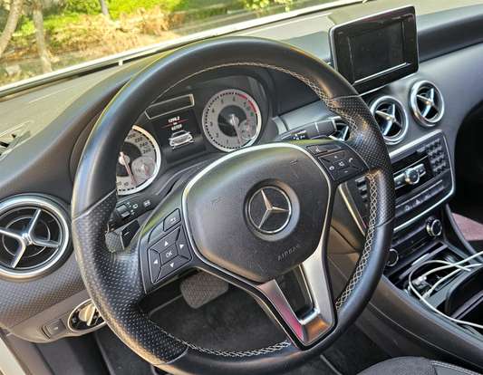 MERCEDES-BENZ-A 200-2014