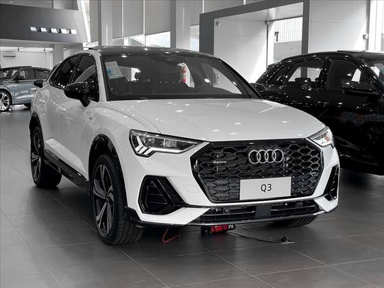 AUDI Q3 2.0 40 TFSI GASOLINA SPORTBACK PERFORMANCE BLACK QUATTRO TIPTRONIC