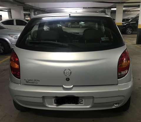 CHEVROLET-CELTA-2001