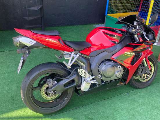 HONDA-CBR 1000RR-2006