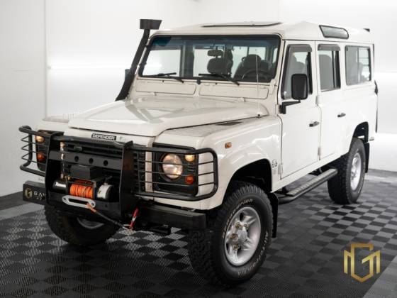 LAND ROVER DEFENDER 2.5 COUNTY SW 110 4X4 TURBO DIESEL 4P MANUAL