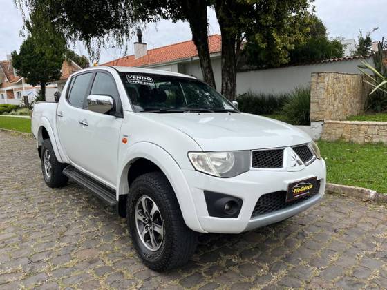 MITSUBISHI L200 TRITON 3.2 HPE 4X4 CD 16V TURBO INTERCOOLER DIESEL 4P AUTOMÁTICO