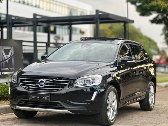 VOLVO XC60 2.4 D5 MOMENTUM DIESEL AWD 4P AUTOMÁTICO