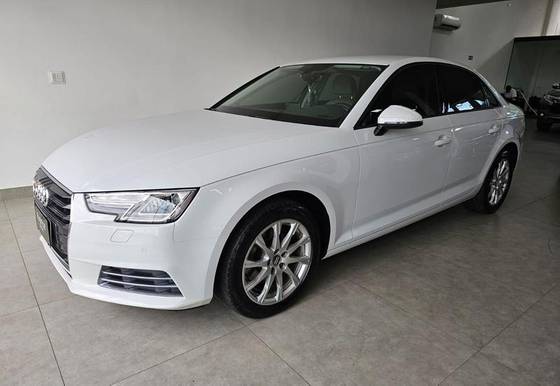 AUDI A4 2.0 TFSI ATTRACTION GASOLINA 4P S TRONIC