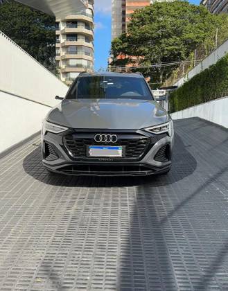 AUDI Q8 E-TRON 55 ELÉTRICO PERFORMANCE BLACK QUATTRO