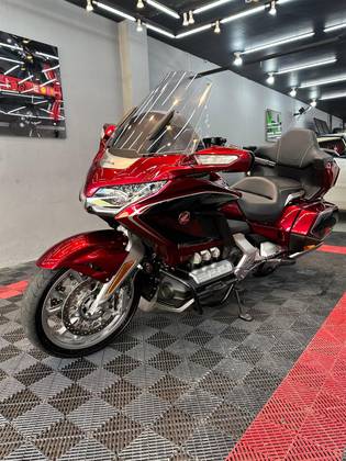 HONDA GL 1800 GOLD WING TOUR 