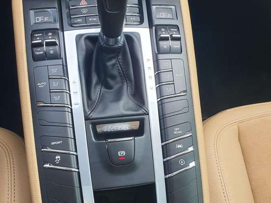 PORSCHE-MACAN-2.0 16V GASOLINA 4P AUTOMÁTICO PORSCHE-MACAN-2018