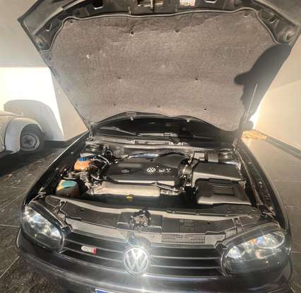 VOLKSWAGEN-GOLF-2002