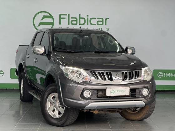 MITSUBISHI L200 TRITON 2.4 16V TURBO DIESEL SPORT HPE-S CD 4P 4X4 AUTOMÁTICO