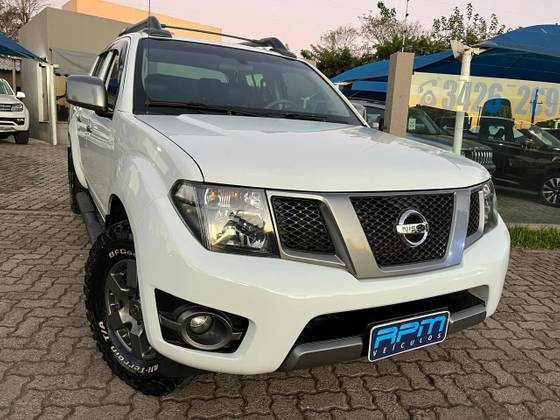 NISSAN FRONTIER 2.5 SV ATTACK 4X2 CD TURBO ELETRONIC DIESEL 4P MANUAL