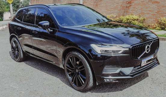 VOLVO-XC60-2018