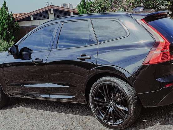 VOLVO-XC60-2.0 T5 GASOLINA MOMENTUM AWD GEARTRONIC VOLVO-XC60-2018
