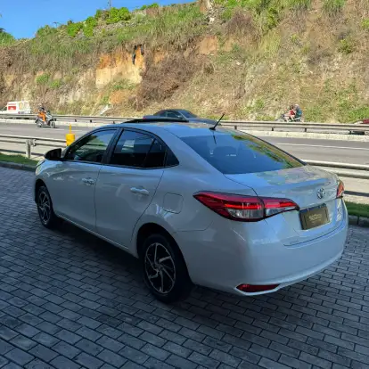 TOYOTA-YARIS-2023