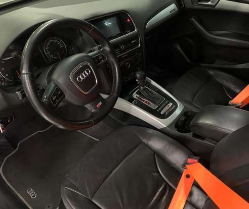 AUDI-Q5-2009